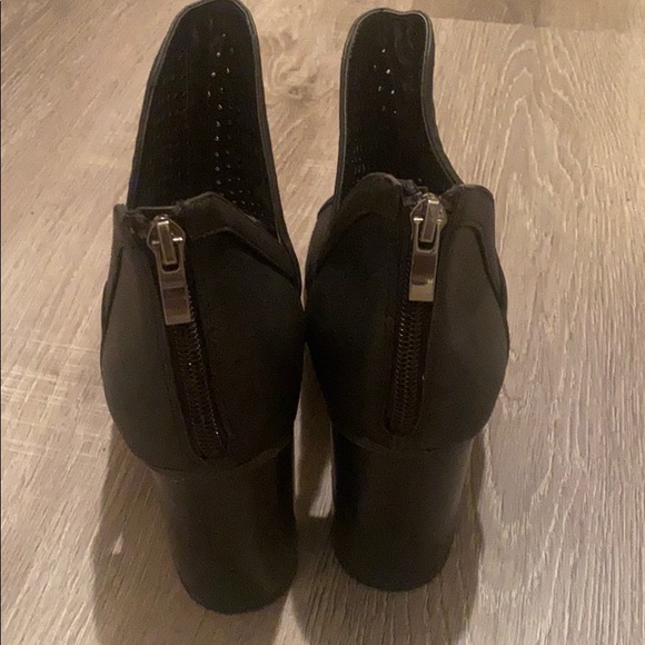 Black Heels - Picture 2 of 6